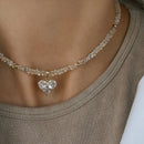 Colar feminino  com pingente de coração de zircônia